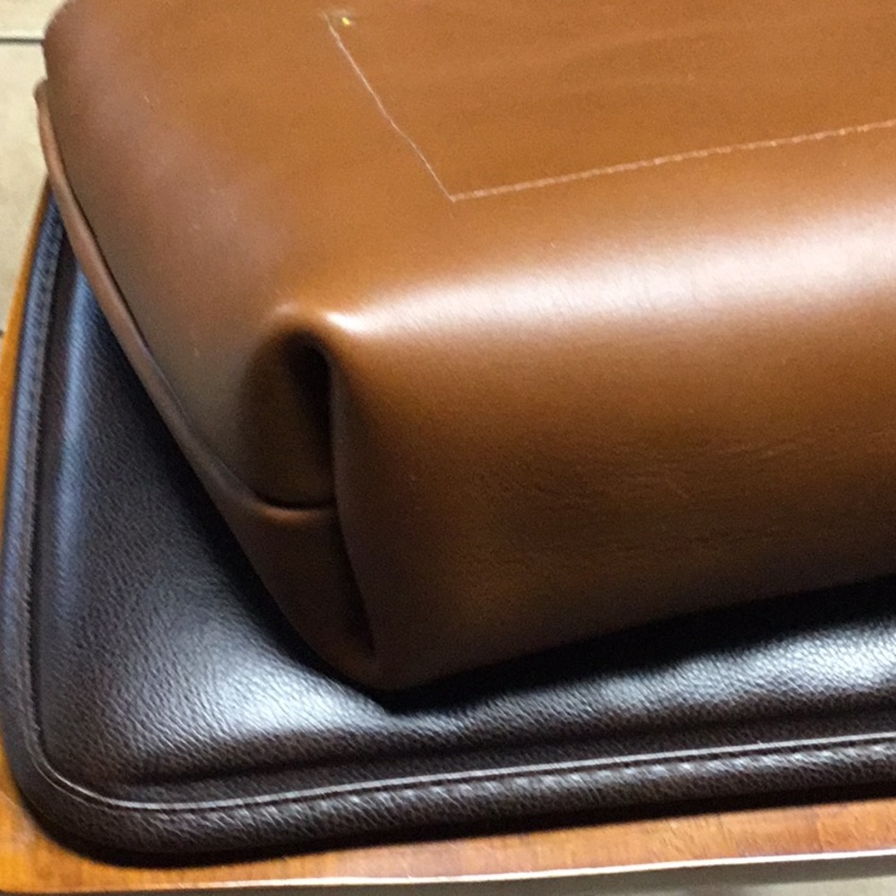 Raw leather structured tote bag - Picture 3 of 7
